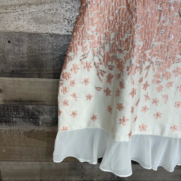 Chi Chi London Esmee Jacquard V-Neck Dress Sz 8 - Picture 4 of 12